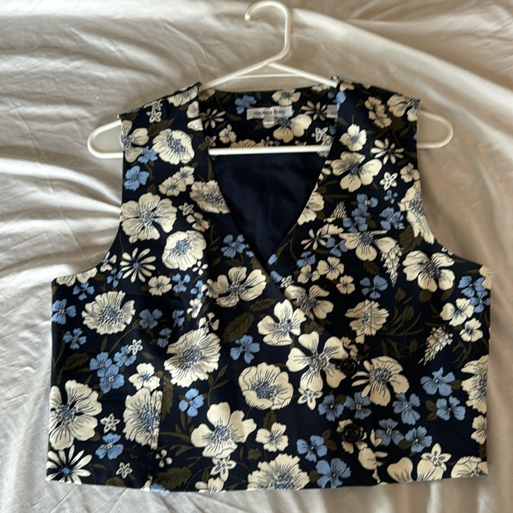 Veronica Beard, size 6 vest/top
